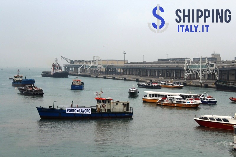 Venezia porto manifestazione protesta Federagenti (17)