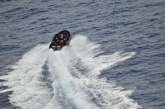 Pirati motoscafo barchino fuga