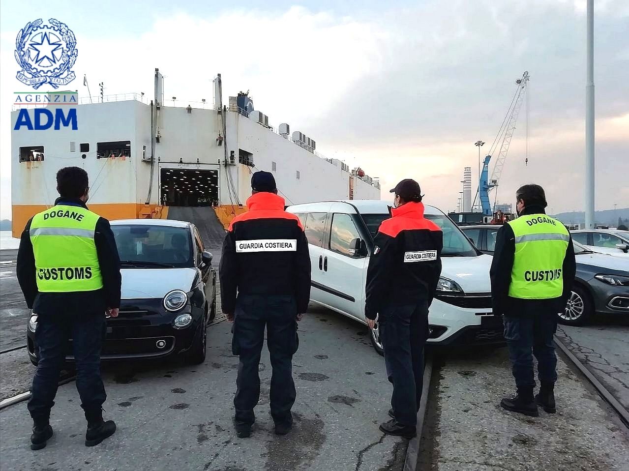 Dogane auto nave Grimaldi a Monfalcone