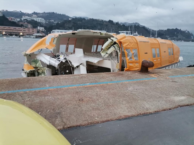 Scialuppa caduta dalla Costa Smeralda