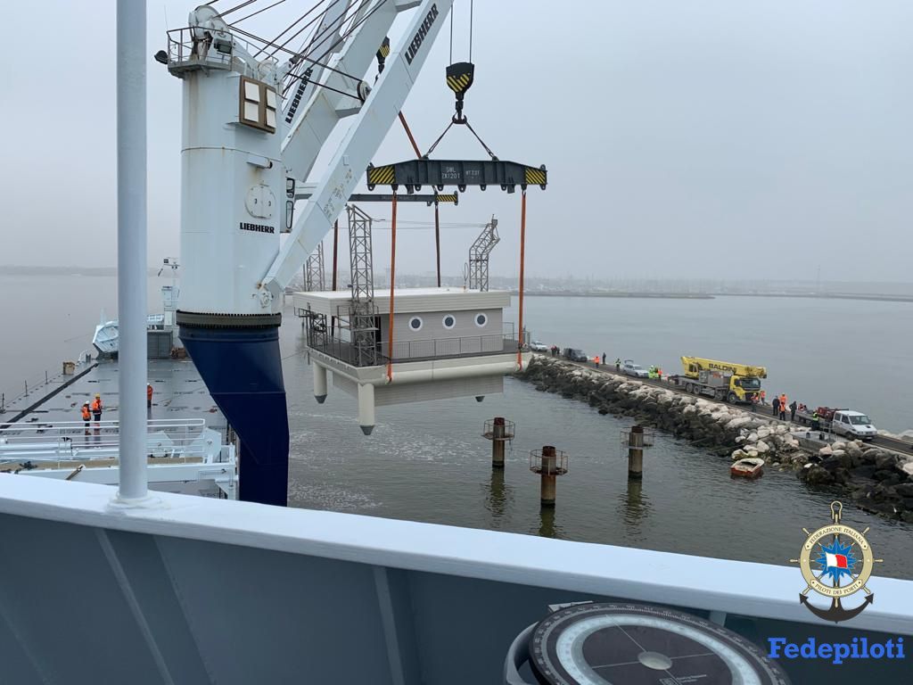 Piloti Ravenna trasferimento capanno (1)