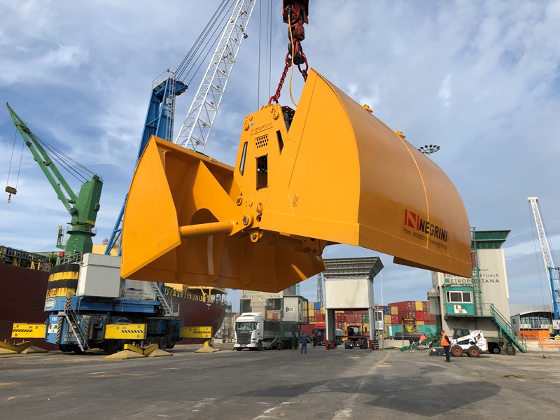 Negrini benna – porto di Bari (3)