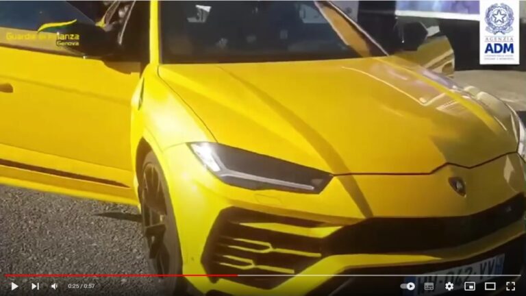 Lamborghini porto di Genova
