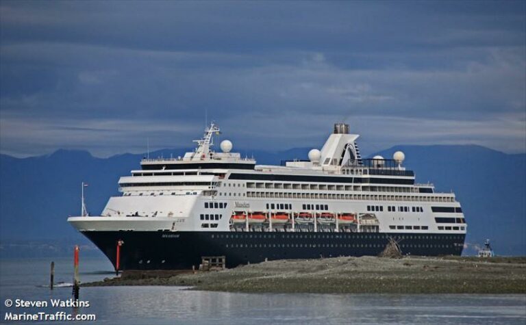 Maasdam Aegean Myth Victoria Amazing(Victoria Cruises Line)