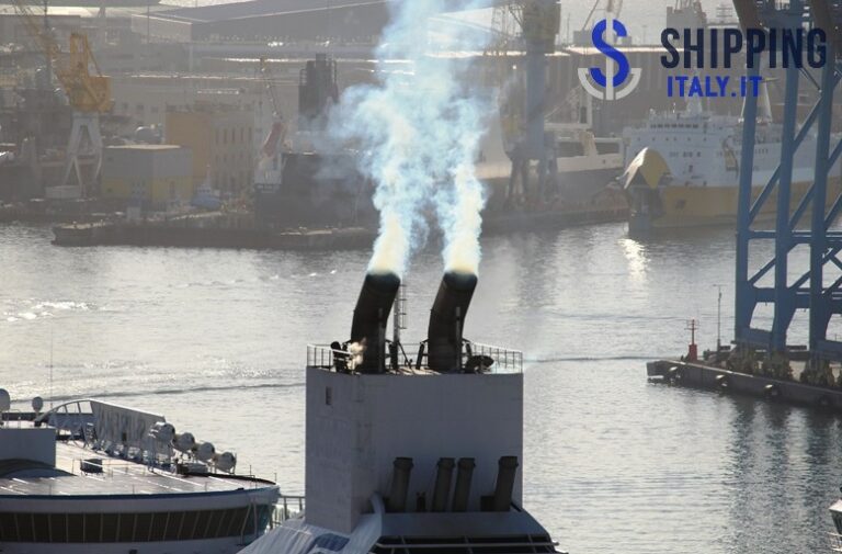 Traghetti fumo dai fumaioli – inquinamento – emissioni (2)