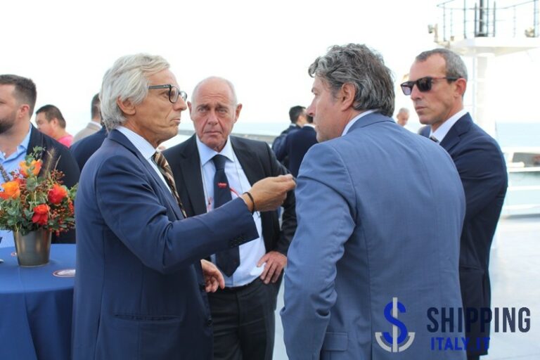 Yacht Servant primo scalo a Genova (15)