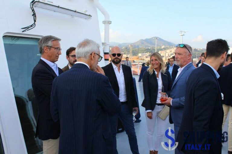 Yacht Servant primo scalo a Genova (25)