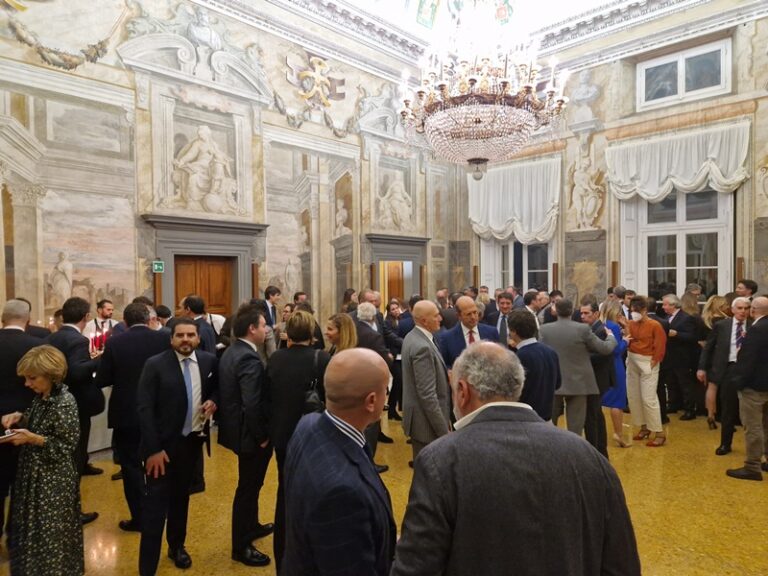 PL Ferrari cocktail prenatalizio 2022 (2)