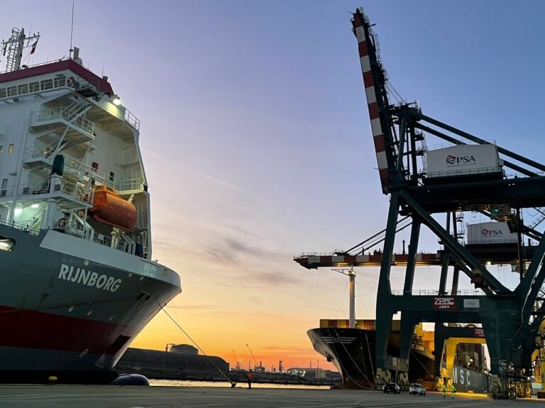 PortoVE_nuova linea container Kalypsos-Vecon2 (002)