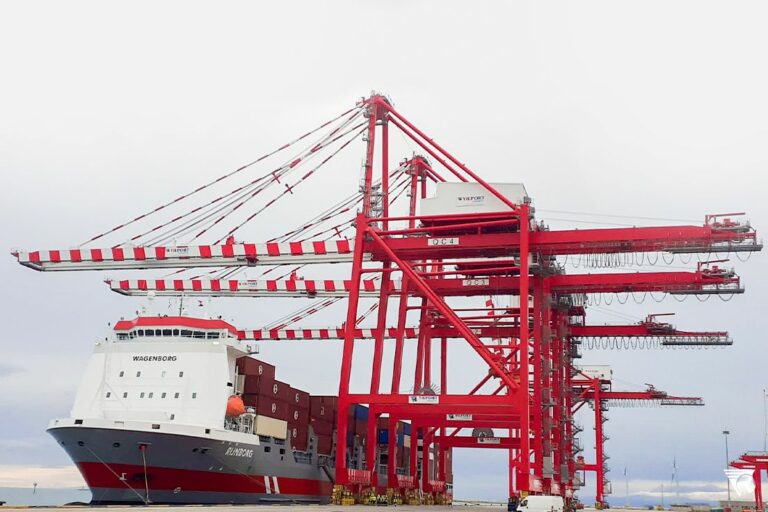 Rijnborg (Kalypso) al San Cataldo Container Terminal di Taranto