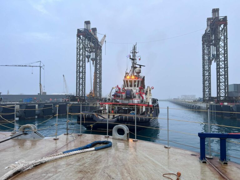 Porta di Malamocco trasferimento via barge – Ormeggiatori Venezia (1)