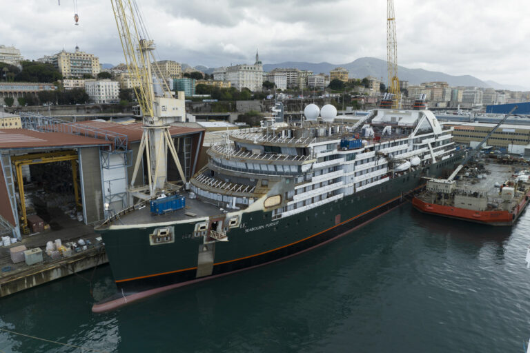 Seabourn Pursuit – T.Mariotti coin ceremony (1)