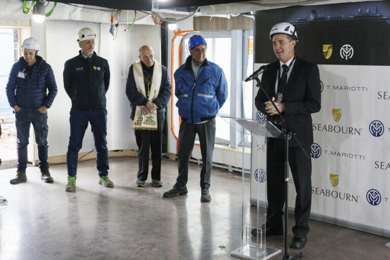 Seabourn Pursuit – T.Mariotti coin ceremony (2)