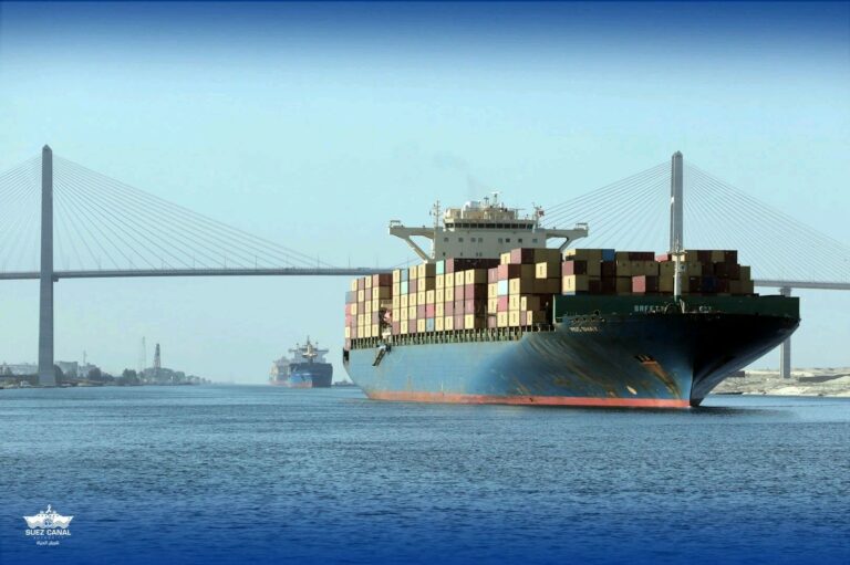 Canale di Suez – portacontainer
