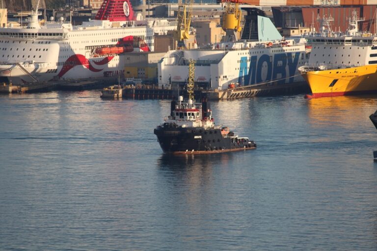 Seraya rimorchiatore 2068