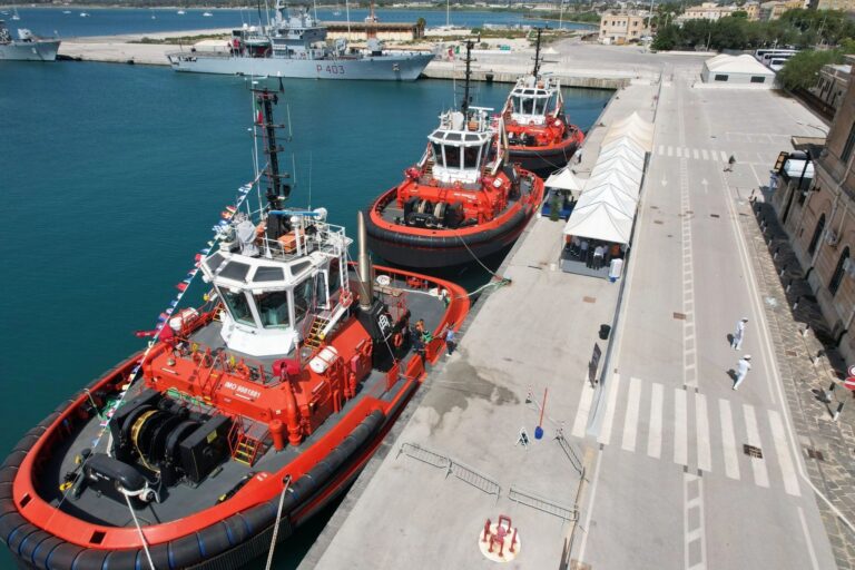 Ortigia – Città di Augusta – Città di Siracusa (Rimorchiatori Augusta) – porto grande di Siracusa (2)