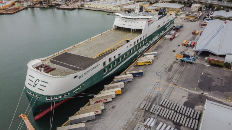 Eco Mediterraneo (Grimaldi) – HHLA PLT Italy a Trieste (2)