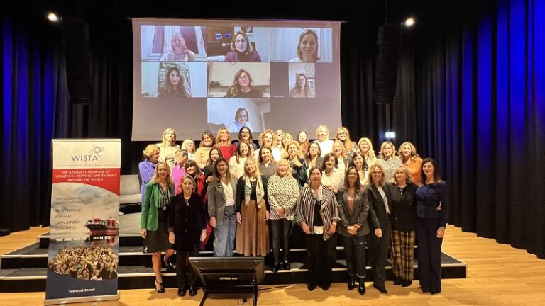 Wista Italy Donne sul ponte di comand