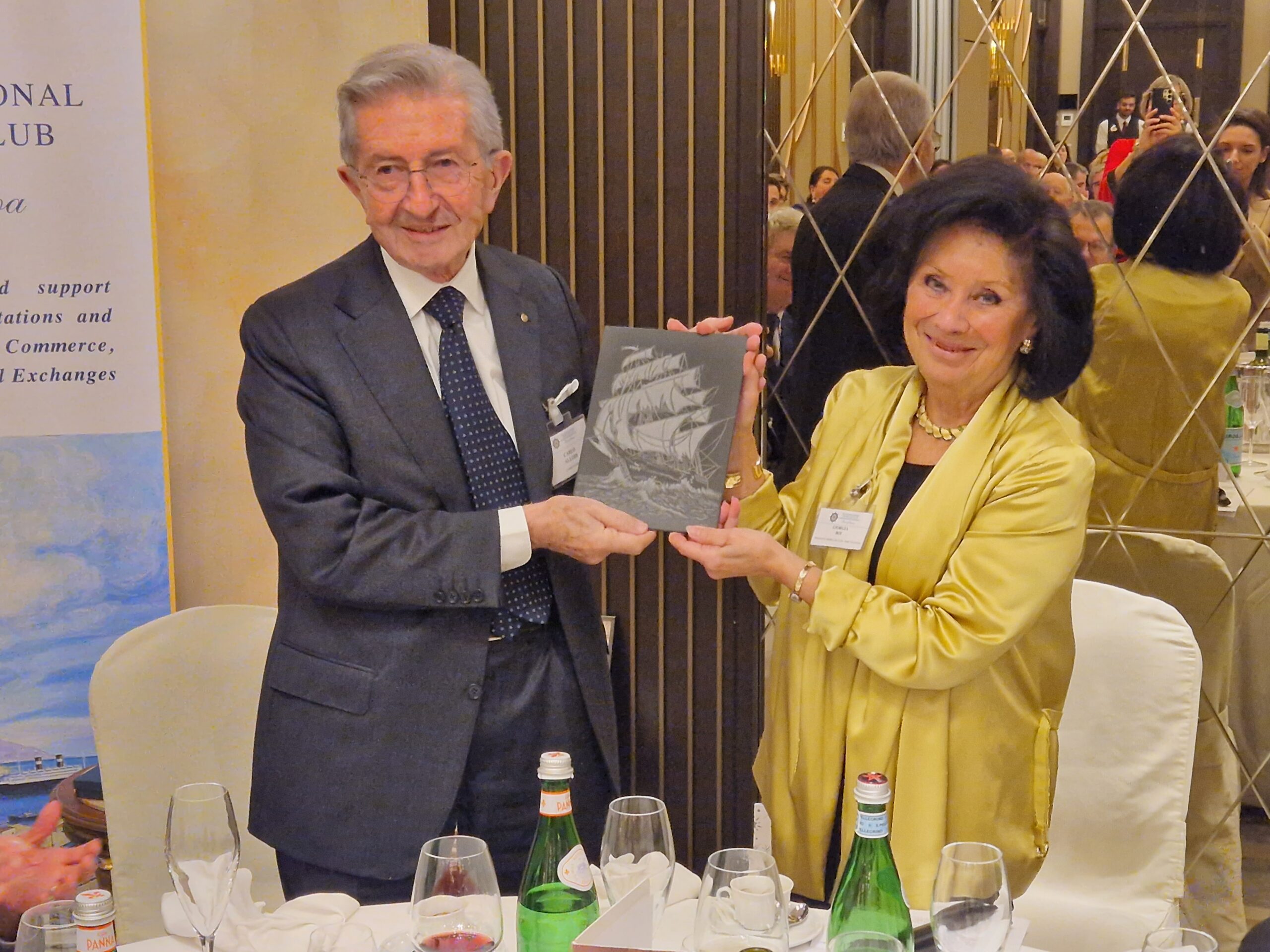 Carlo Allodi premiato dal Propeller Genova per aver fatto la storia