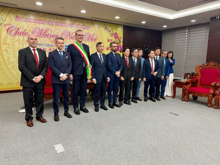 Spediporto missione in Vietnam (1)