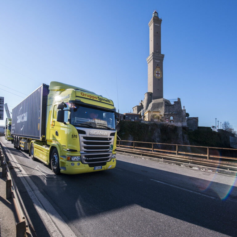 Spinelli – Cma Cgm – Genoa Port Terminal – Lanterna – Genova – camion – autotrasporto