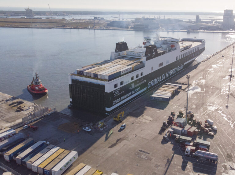 Grimaldi vessel at T&C Ravenna terminal AM