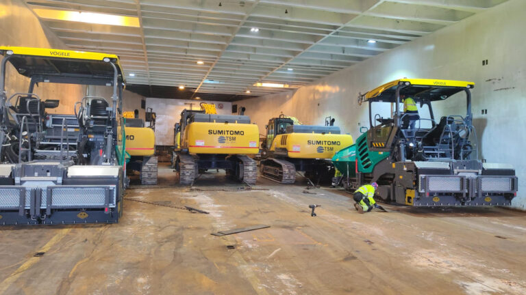 Midline Shipping scavatrici imbarcate nel garage (3)