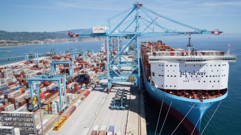 Alva Maersk al Vado Gateaway di Vado Ligure