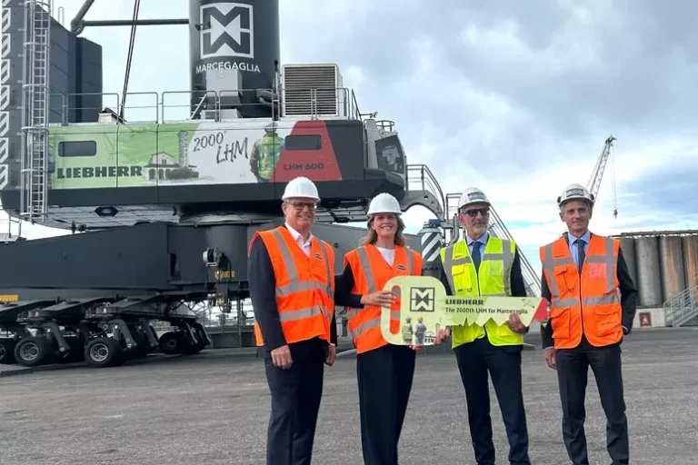 Liebherr nuova gru – Marcegaglia – porto di Ravenna