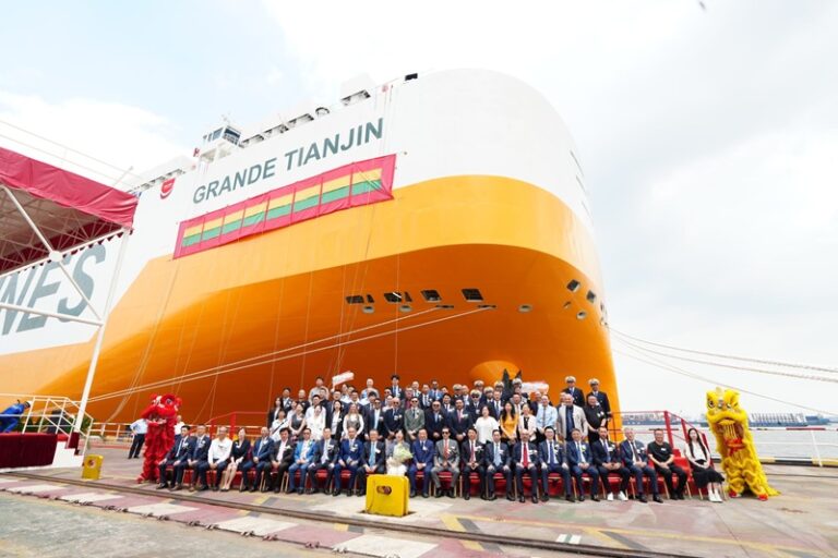 Grande Tianjin Grimaldi consegna 3