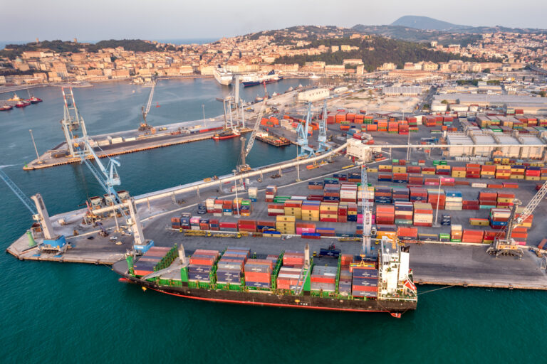 Porto Ancona darsena commerciale 066©Zitti_0374