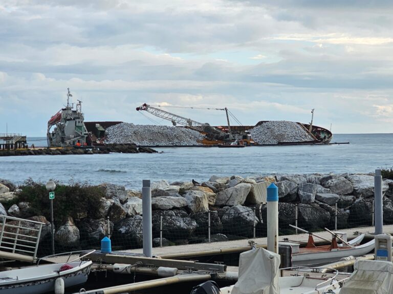 Guang Rong – Marina di Massa