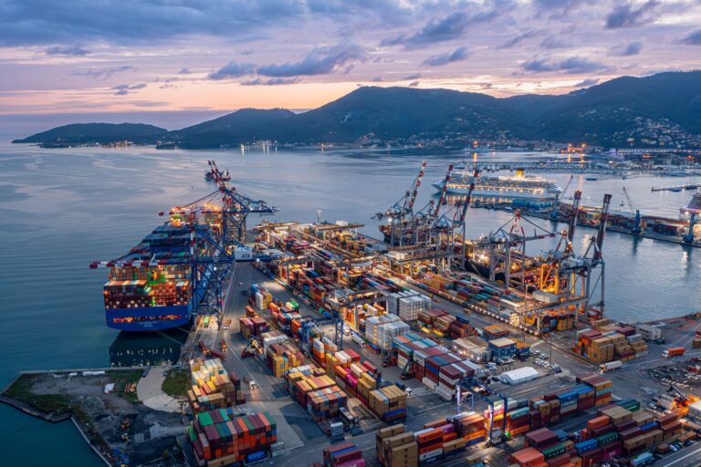 La Spezia porto – container – crociere Costa