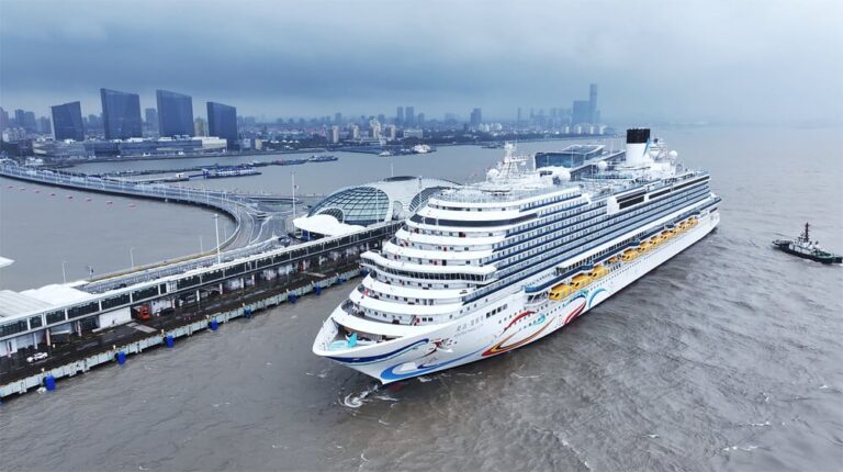 Adora Magic City – Shanghai-cruise-terminal