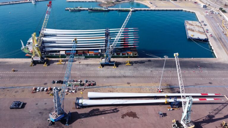 Vestas – imbarco pale eoliche offshore – Taranto – Piattaforma logistica (5)