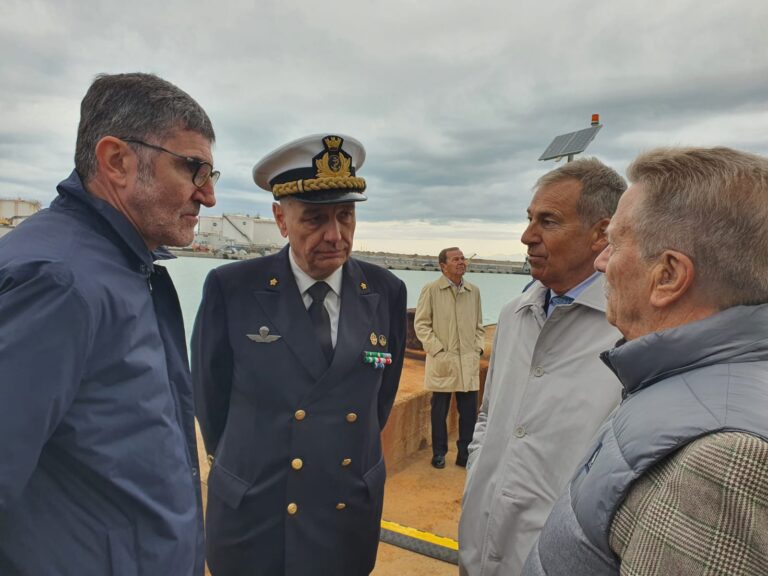 da sx. comm. Adsp D. Gariglio, amm. G. Canu, C. Neri, E. Lorenzini