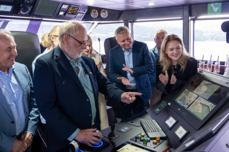 Bob Clifford ai comandi