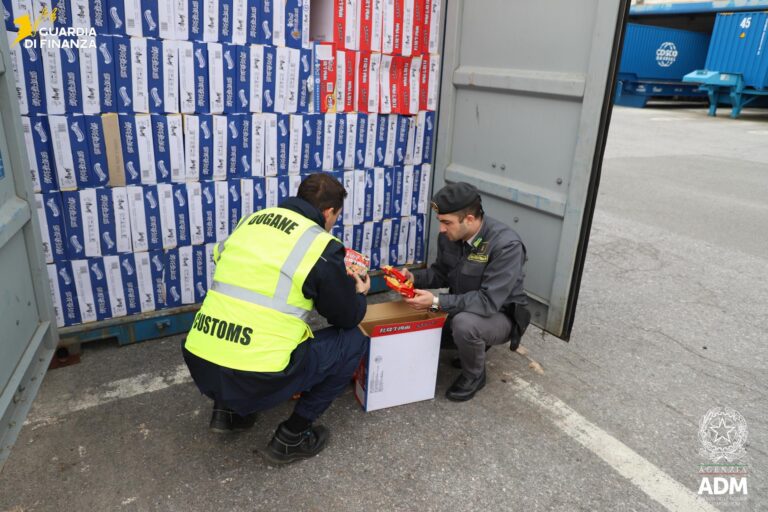 Guardia di Finanza – Dogane sequestro a Genova (2)