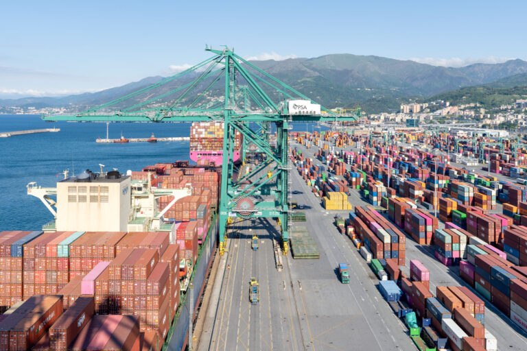 PSA GENOVA PRA’ – container – HMM