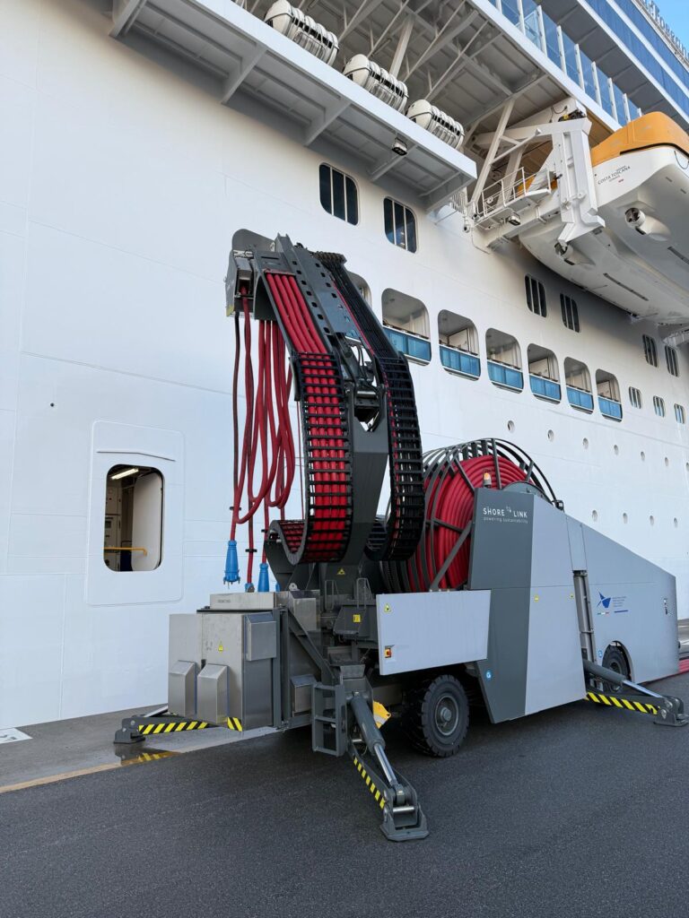 Spezia, test cold ironing – Costa