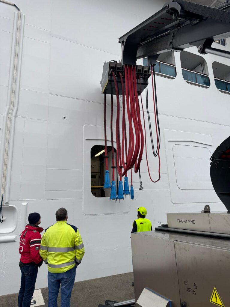 Spezia, test cold ironing – Costa