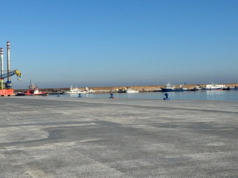 Porto Ortona banchina di Riva