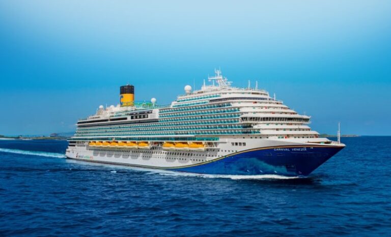 carnival-venezia-hero-mobile-3