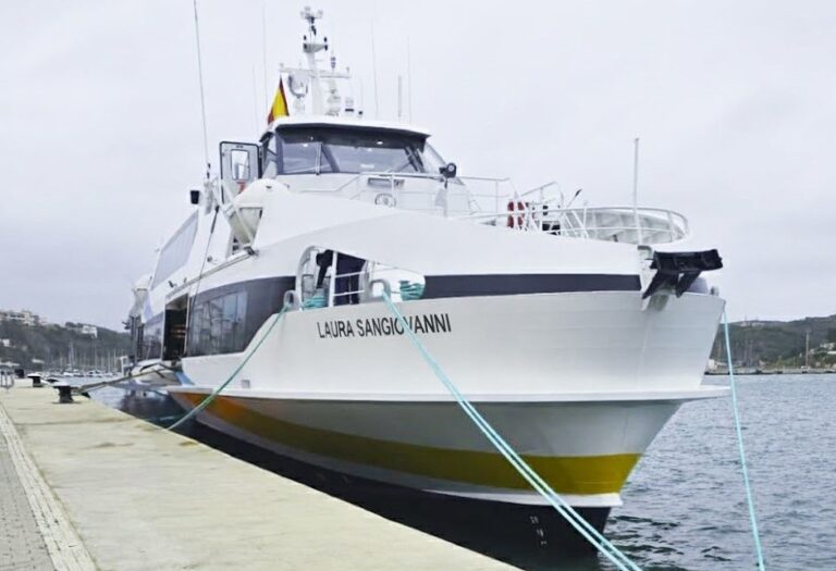 Laura Sangiovanni (Liberty Lines) (3)