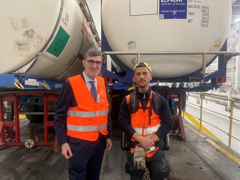 Esoscheletro – lavoratore portuale – Livorno (1)