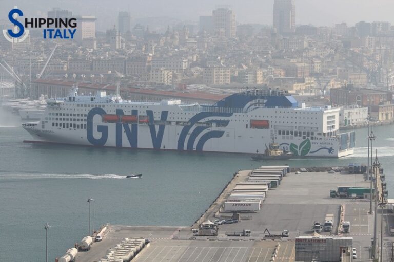 Gnv Aurora (Msc) primo ingresso a Genova NC (2)