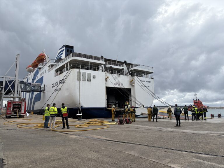 Golden Bridge (GNV) nel porto di Palma di Maiorca