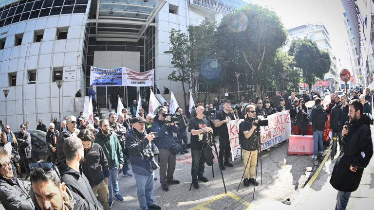 Marittimi protesta in Grecia ad Atene