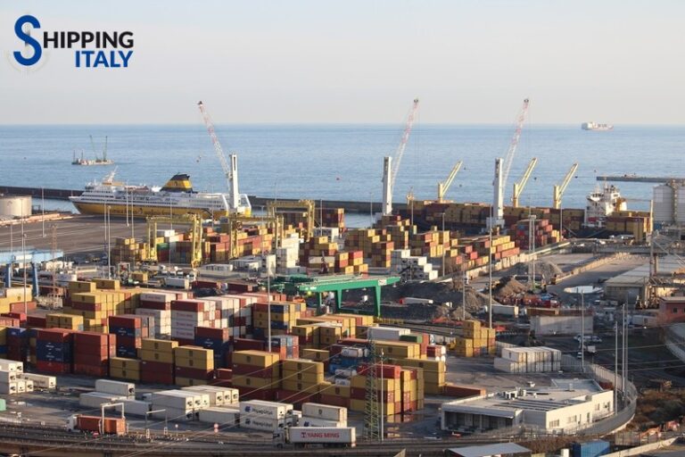 Mega Express Two (Corsica Ferries) a Genova terminal Bettolo – Msc
