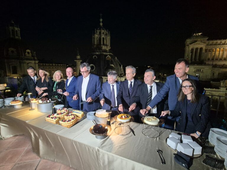 Assiterminal 25 anni taglio della torta